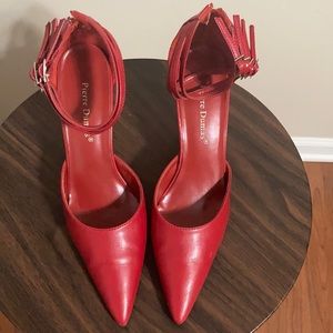 Pierre Dumas: Red Pumps